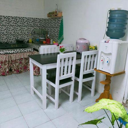 Shifana Homestay Syariah 요그야카르타 외부 사진