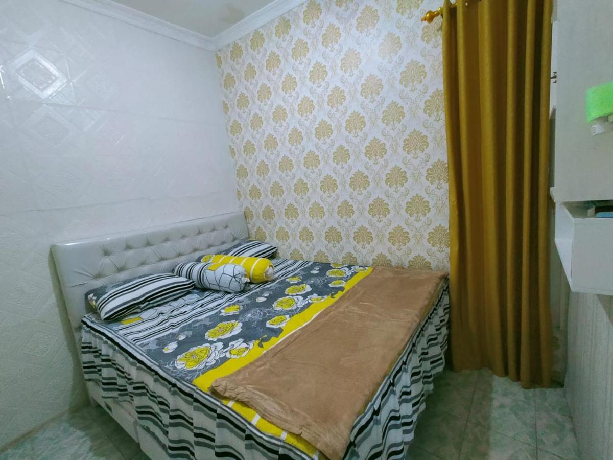 Shifana Homestay Syariah 요그야카르타 외부 사진